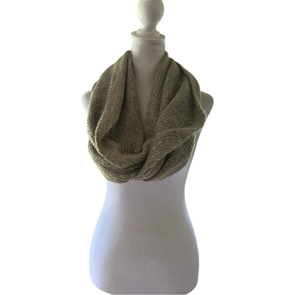 Elegant Gold Knit Infinity Scarf